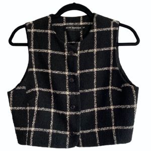 ✨ 3 for $23 ✨Club Monaco Wool vest